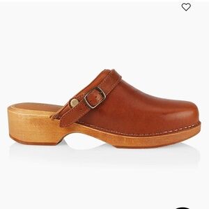 Leather clogs